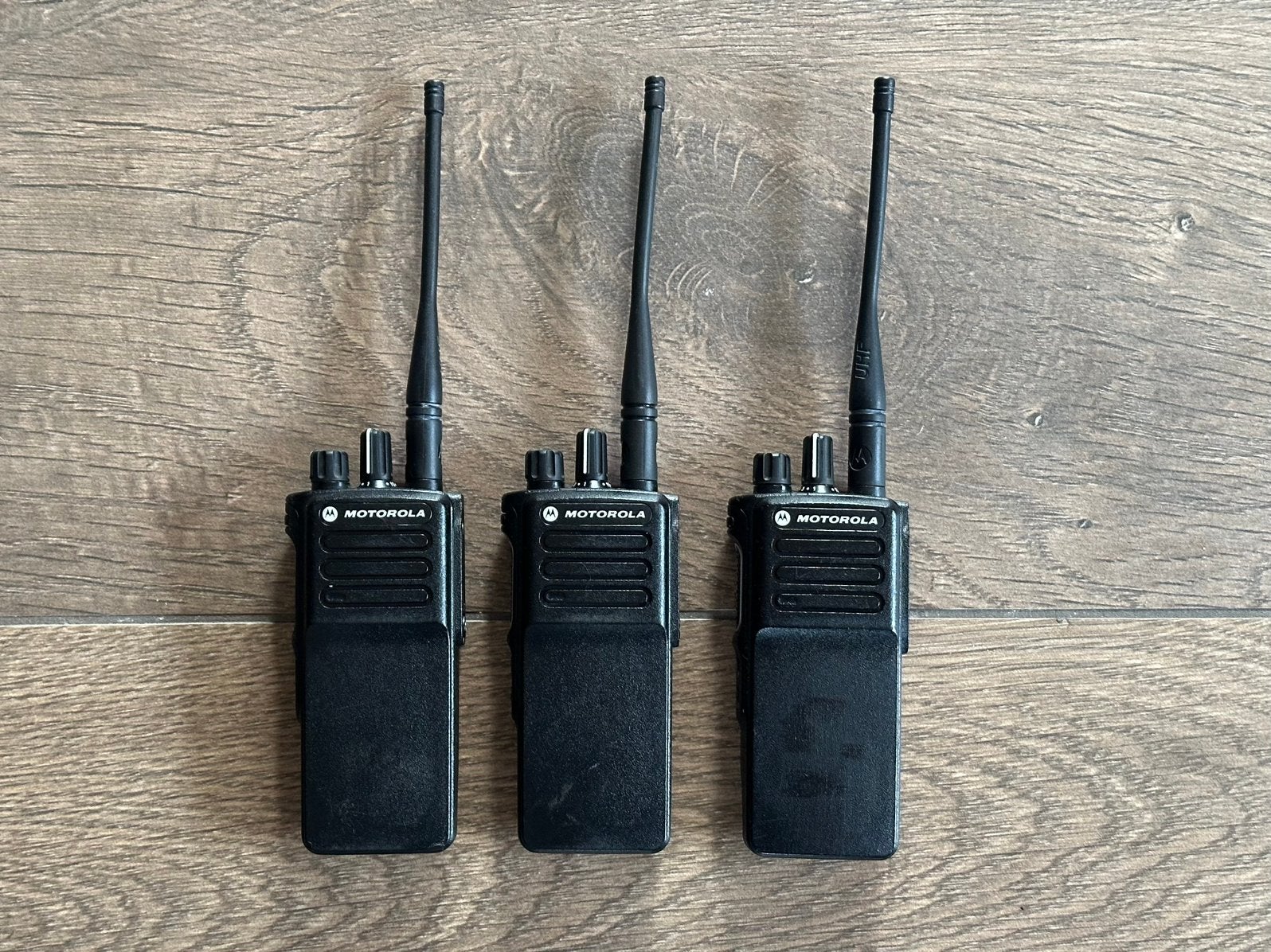 3x Motorola DP4401e (UHF) - met progr.kabel en software, Telecommunicatie, Gebruikt, 15 km of meer, Ophalen of Verzenden, Portofoon of Walkie-talkie