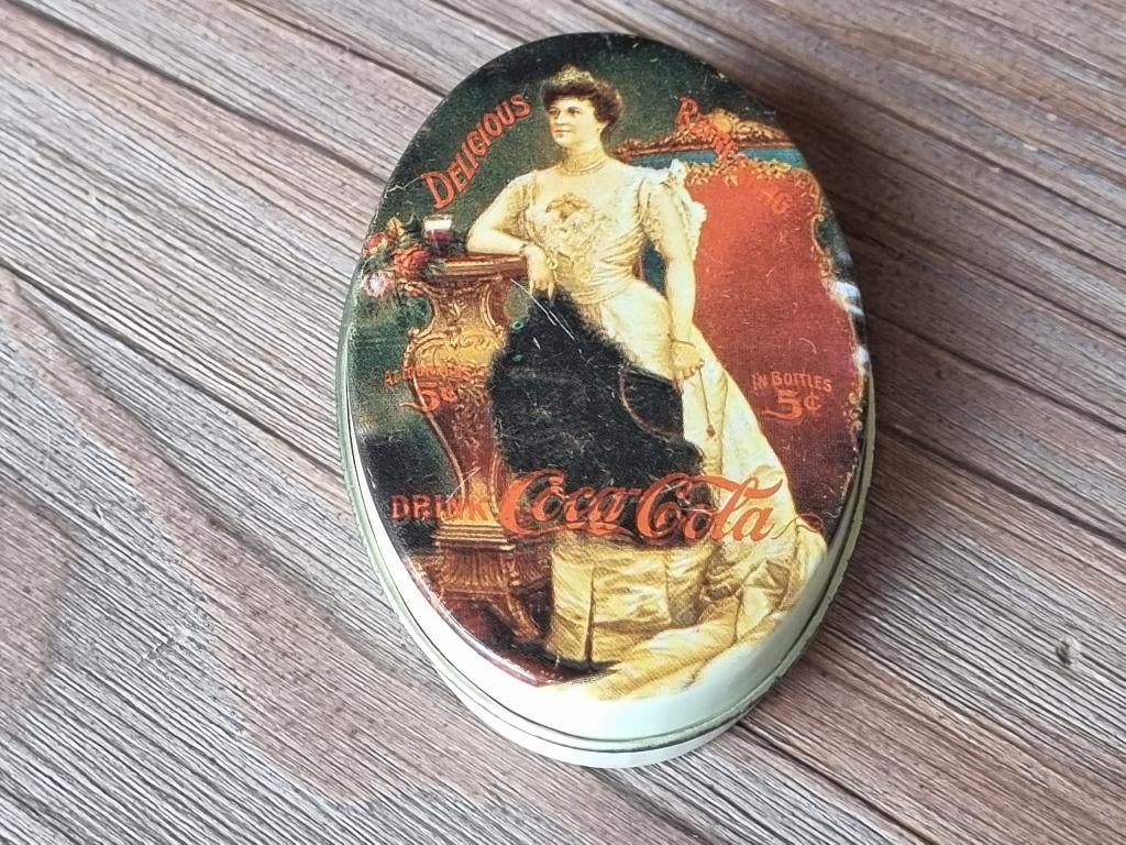 Mooi Vintage Klein Ovaal Blikje Delicious Drink Coca Cola, Verzamelen, Blikken, Verzenden, Gebruikt, Overige, Overige merken