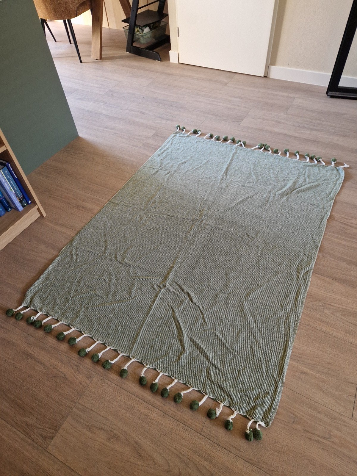 Groen wit deken / plaid met pompons, 100% gerecycled katoen, 100 tot 150 cm, Ophalen of Verzenden, Zo goed als nieuw, Bohemian, Casual, Eclectisch