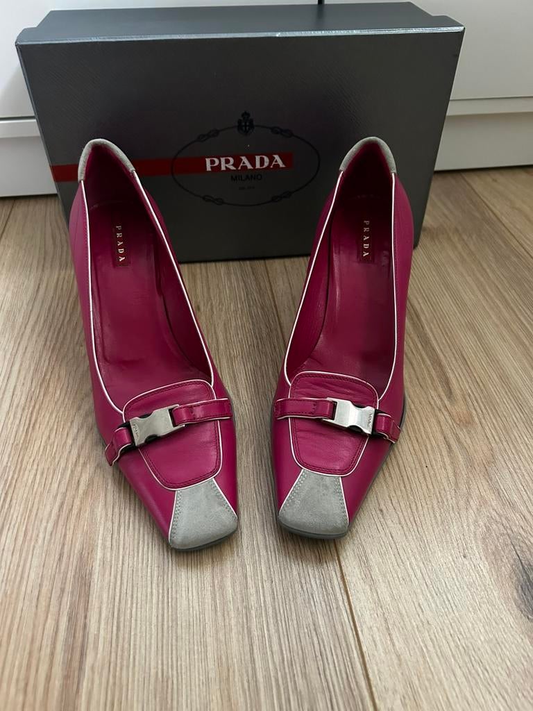 Prada pumps, Ophalen of Verzenden, Zo goed als nieuw, Zwart