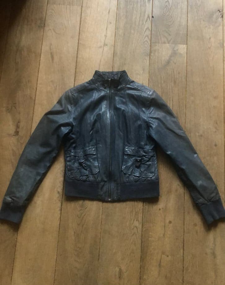 Mexx leren jas maat 38 grijs met paars-blauwe voering, Ophalen of Verzenden, Zo goed als nieuw, Maat 38/40 (M), Grijs