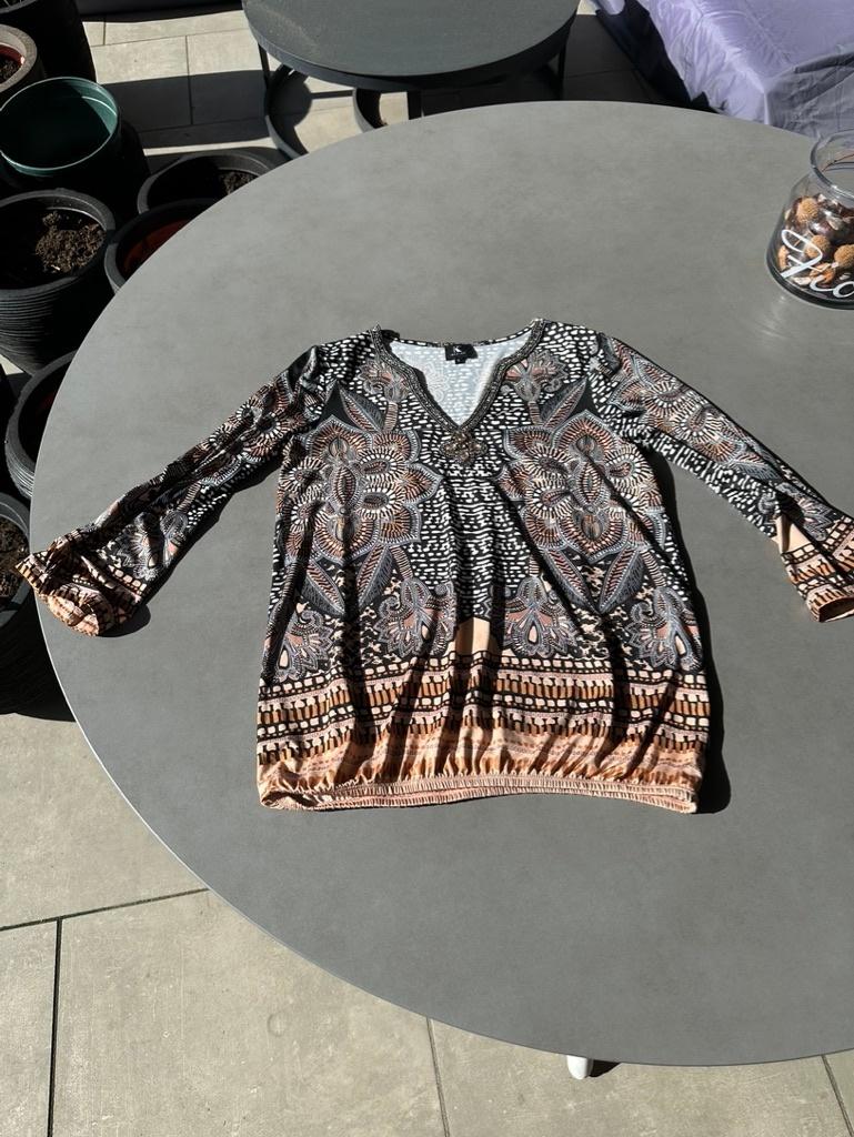 Zwart/wit/bruine K-Design travelstof top, maat S = M, Kleding | Dames, Tops, Maat 38/40 (M), K-design, Overige kleuren, Verzenden