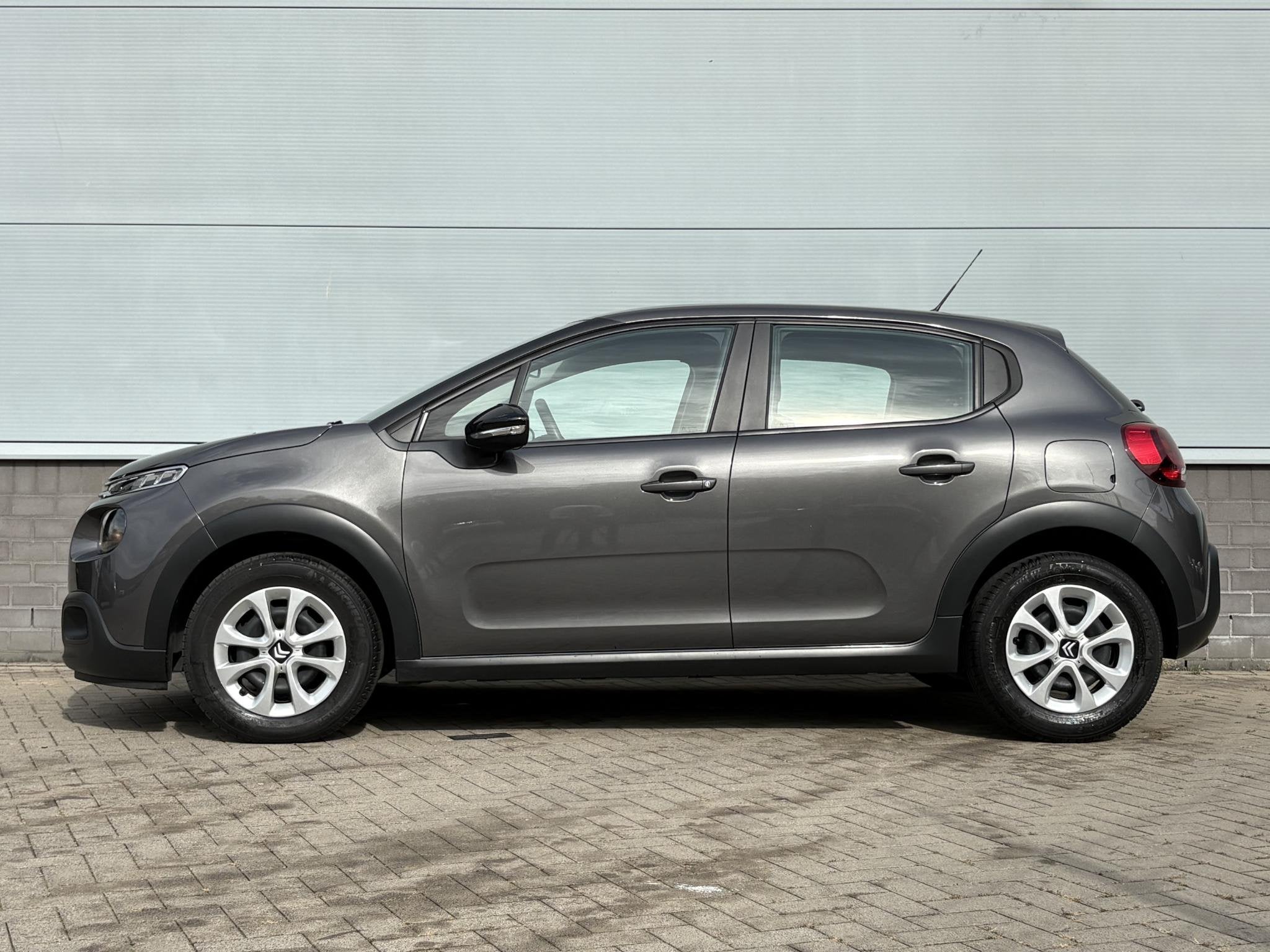 Citroen C3 110 pk S&S Feel | Navigatie | Parkeersensoren | A, Euro 6, 1199 cc, 49 €/maand, Origineel Nederlands