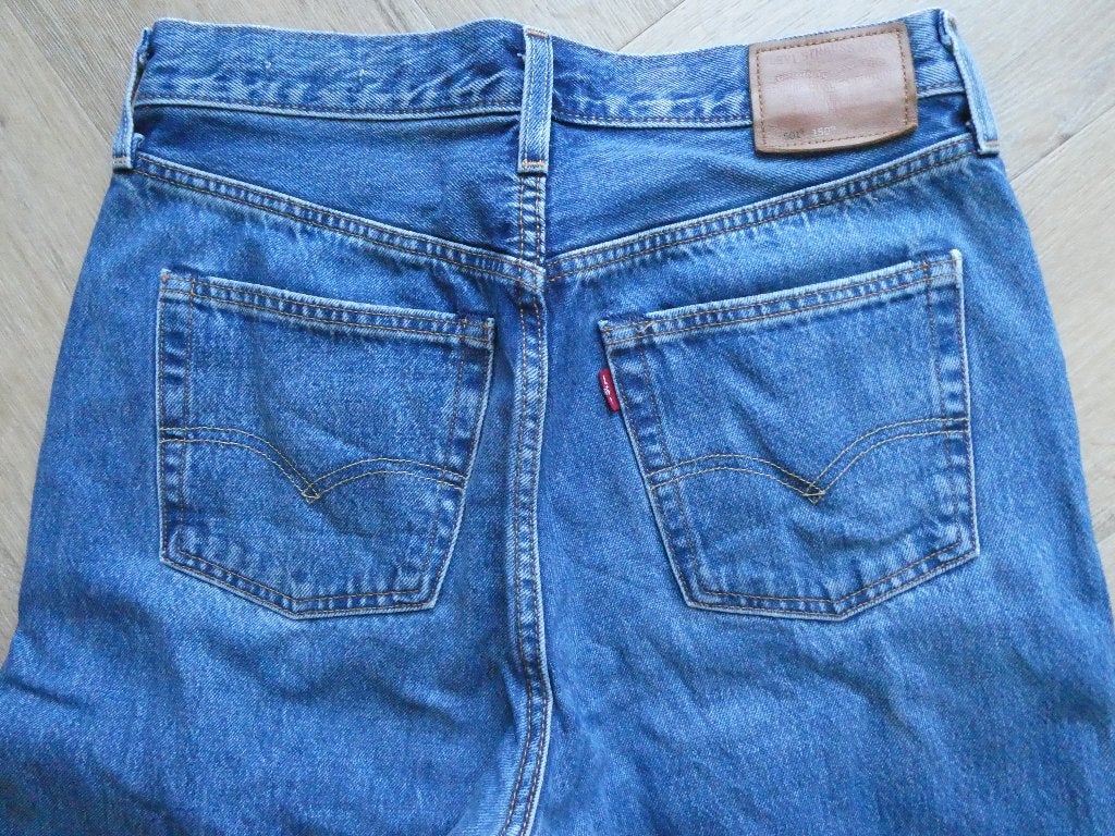 Mooie Levi 501 spijkerbroek met knoopsluiting maat 28-30, Blauw, Ophalen of Verzenden, Zo goed als nieuw, W28 - W29 (confectie 36)