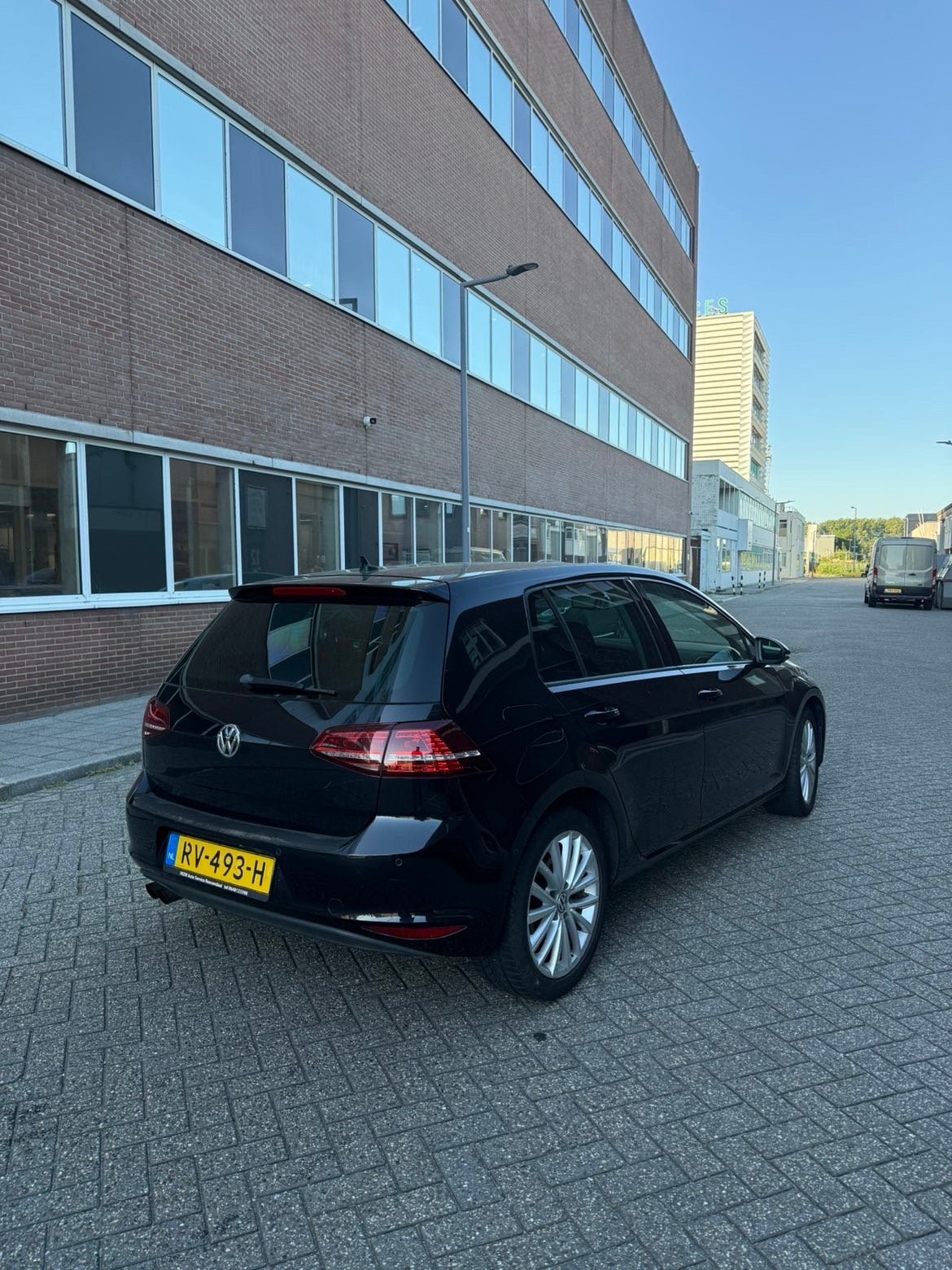 Volkswagen Golf 7 1.4 TSI automaat zwart, 4 cilinders, 1395 cc, 630 kg, 1171 kg