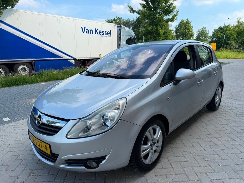 Opel Corsa 1.3 CDTi EcoFlex S/S Cosmo (bj 2011) 5-DEURS|CLIM, Voorwielaandrijving, 28 km/l, Gebruikt, Leder en Stof