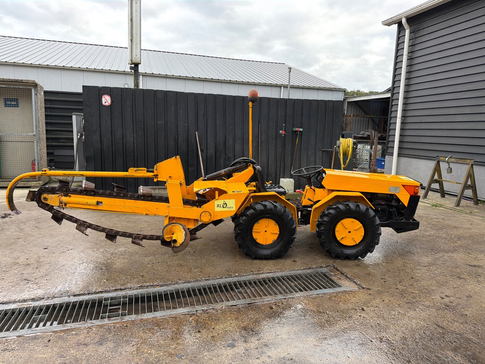 Ferrari trekker met nieuwe kettingen en hydraulische aandrij, Overige merken, Gebruikt, Tot 2500, Ophalen of Verzenden