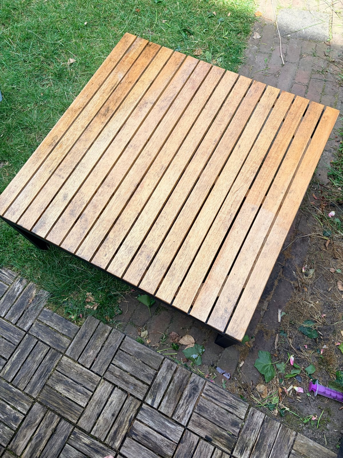 Vierkante salontafel, recent gebeitst, 80x80 cm, Huis en Inrichting, Tafels | Salontafels, Ophalen, Gebruikt, Vierkant, 50 tot 100 cm