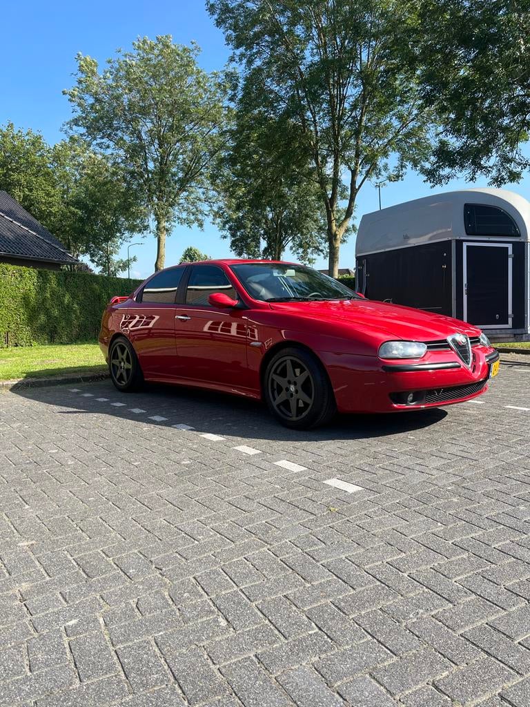 Alfa Romeo 156 2.5 V6 24V 2002 Rood, Auto's, Voorwielaandrijving, 1330 kg, Zwart, 192 pk