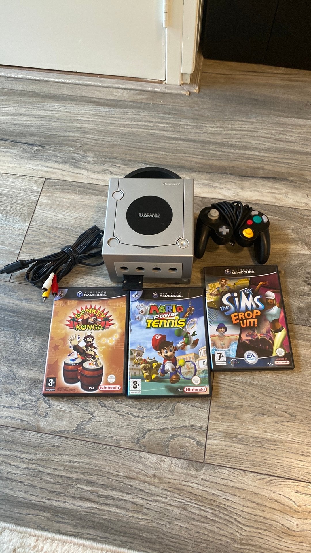 Nintendo gamecube met 3 spelletjes geen adabter, Spelcomputers en Games, Spelcomputers | Nintendo GameCube, Ophalen of Verzenden