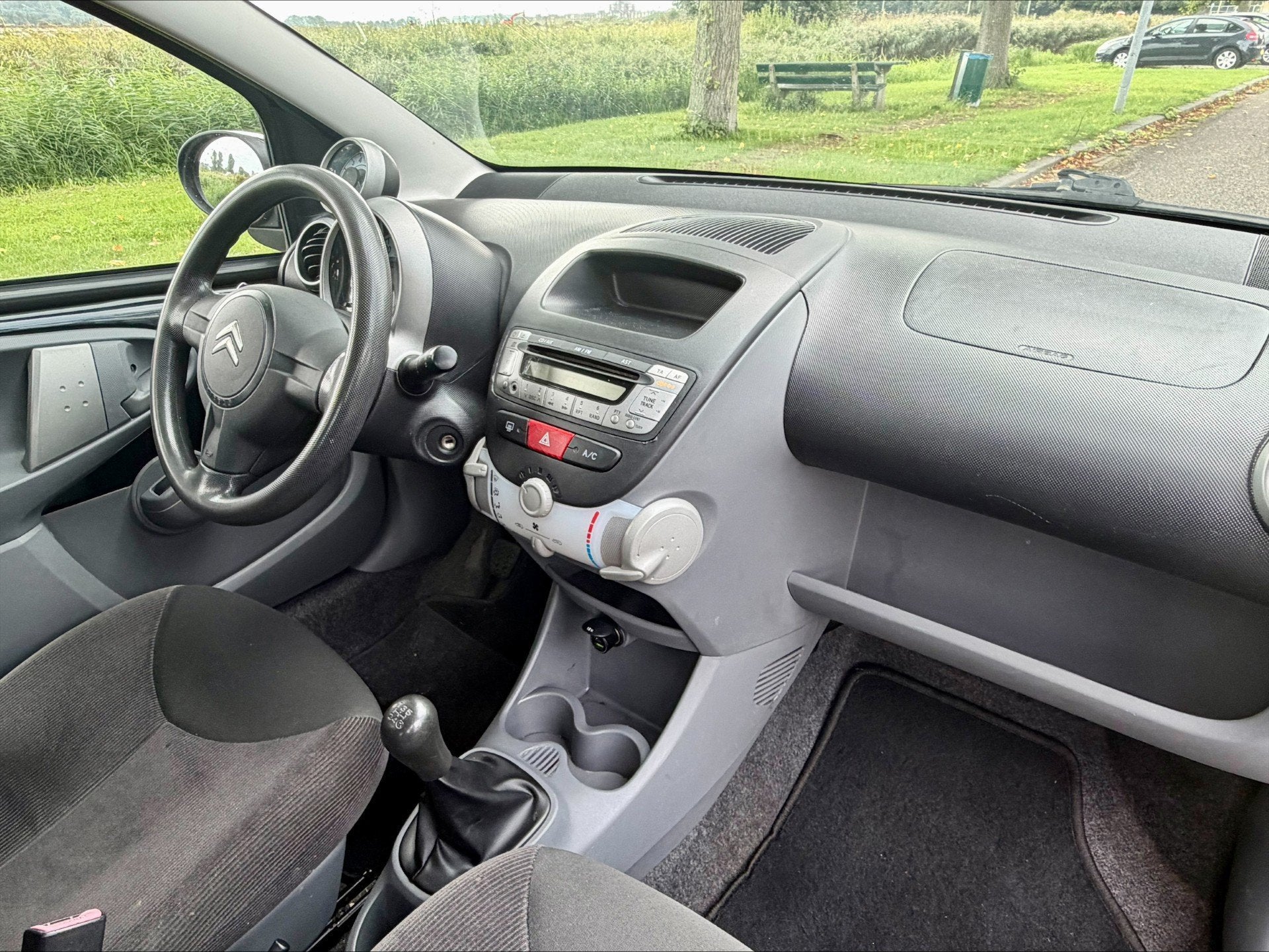 Foto 12 van Citroen C1 1.0-12V Ambiance (5DRS)