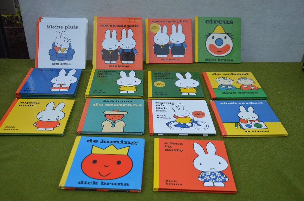 28 vierkanten Nijntje boeken Dick Bruna: Nijntje, Opa en Oma, Ophalen of Verzenden, Gelezen, Dick Bruna, 3 tot 4 jaar