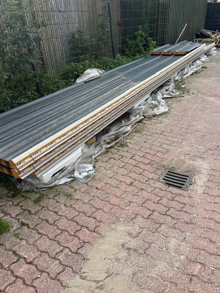 Geïsoleerde dakplaten 30m2, Zo goed als nieuw, 15 m² of meer, Metaal, Grijs