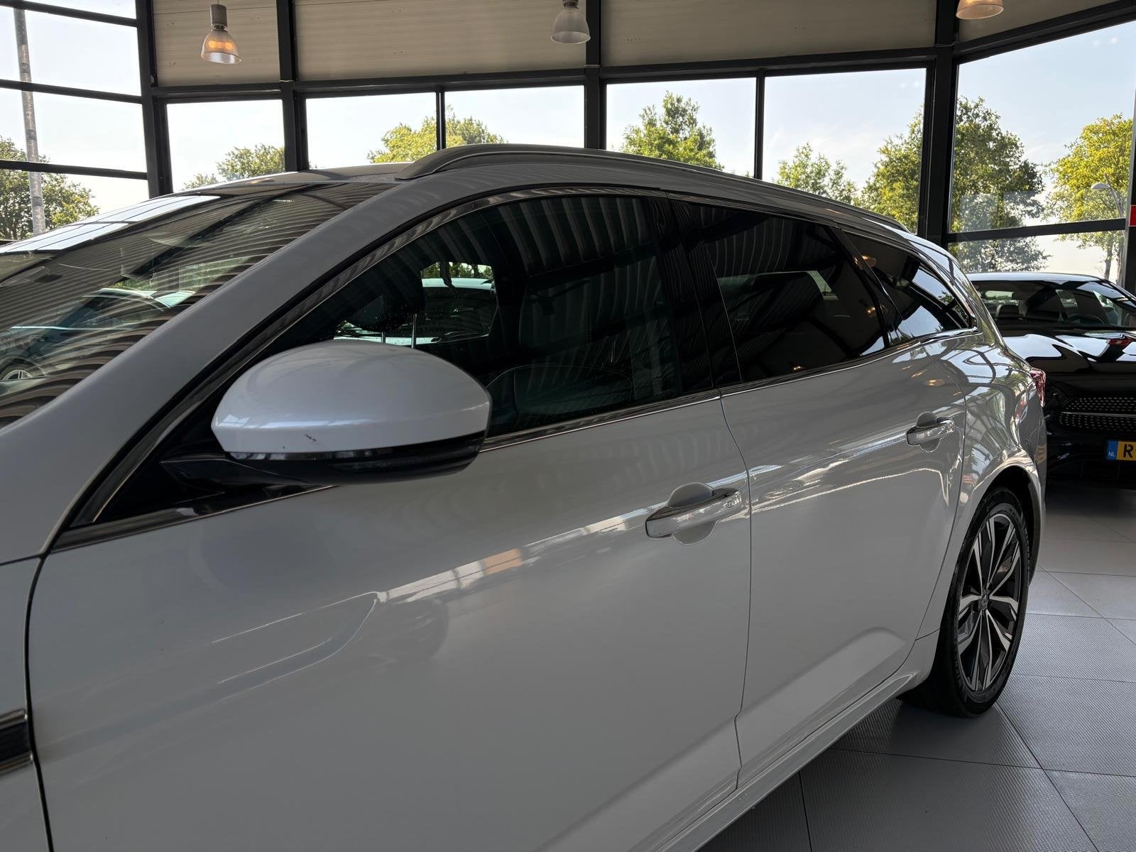 Renault Talisman Estate 1.3 TCe Business Intens | Automaat |, Auto's, Renault, Euro 6, 4 cilinders, Leder en Stof, Wit