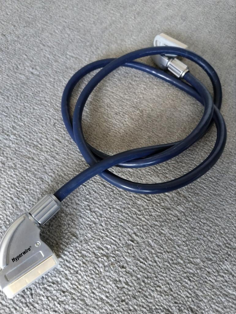 VGA, Hyperwire Scartkabel (verguld) & Scart toebehoren, Ophalen of Verzenden, Gebruikt, 2 tot 5 meter, Scartkabel