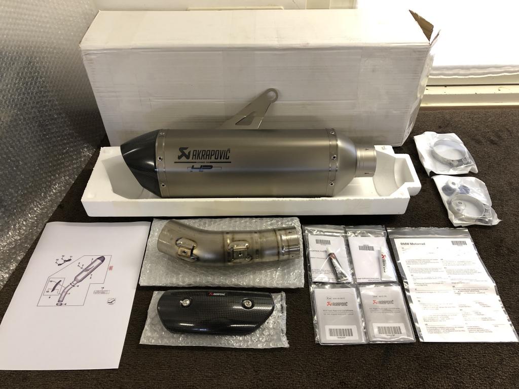 Akrapovic Hexagonal uitlaat BMW S1000RR 2015 2016 nieuw, Motoren, Verzenden, Nieuw, Info@bmw-motorrad-welt.com, Am Juliusturm 32, Berlin, 13599, DE