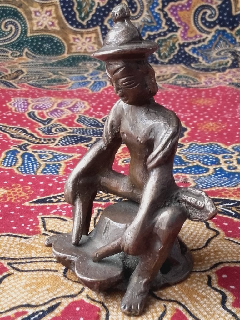 Trommelspeler mooi oud brons beeldje uit India 8,7 cm., India, Handgemaakt, Ophalen of Verzenden, Brons