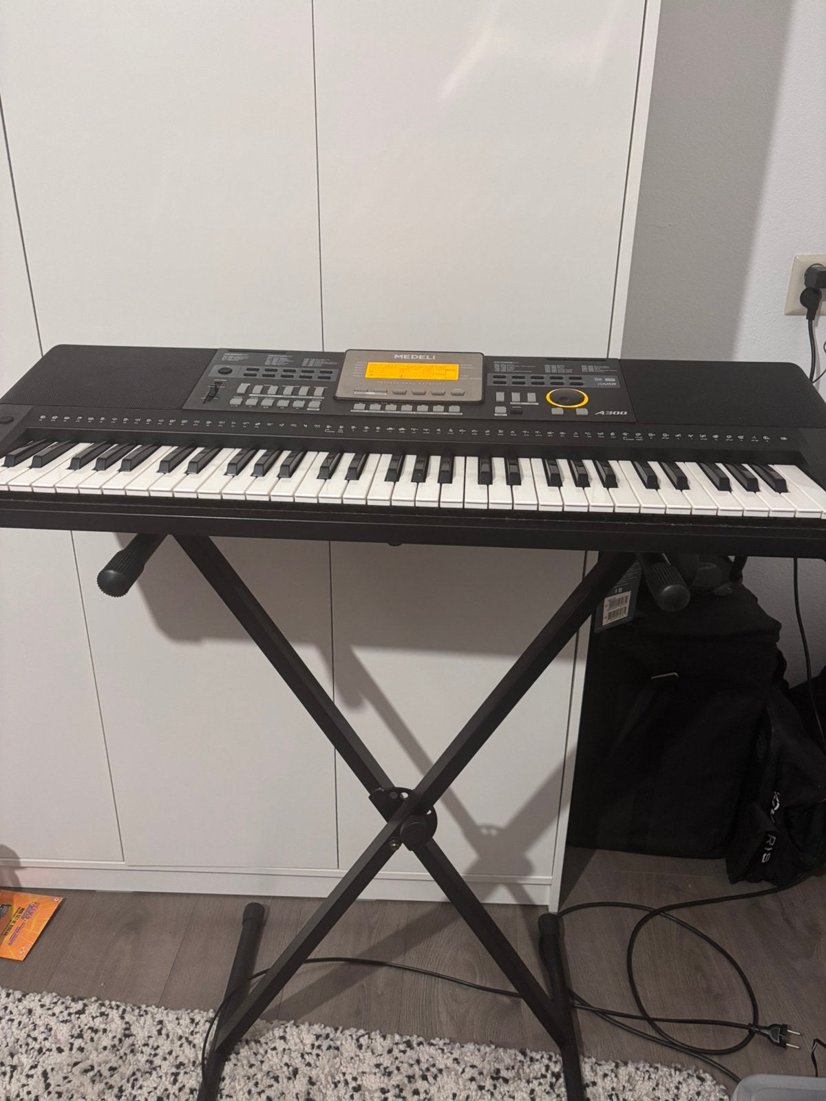 Medeli A300 keyboard + standaard