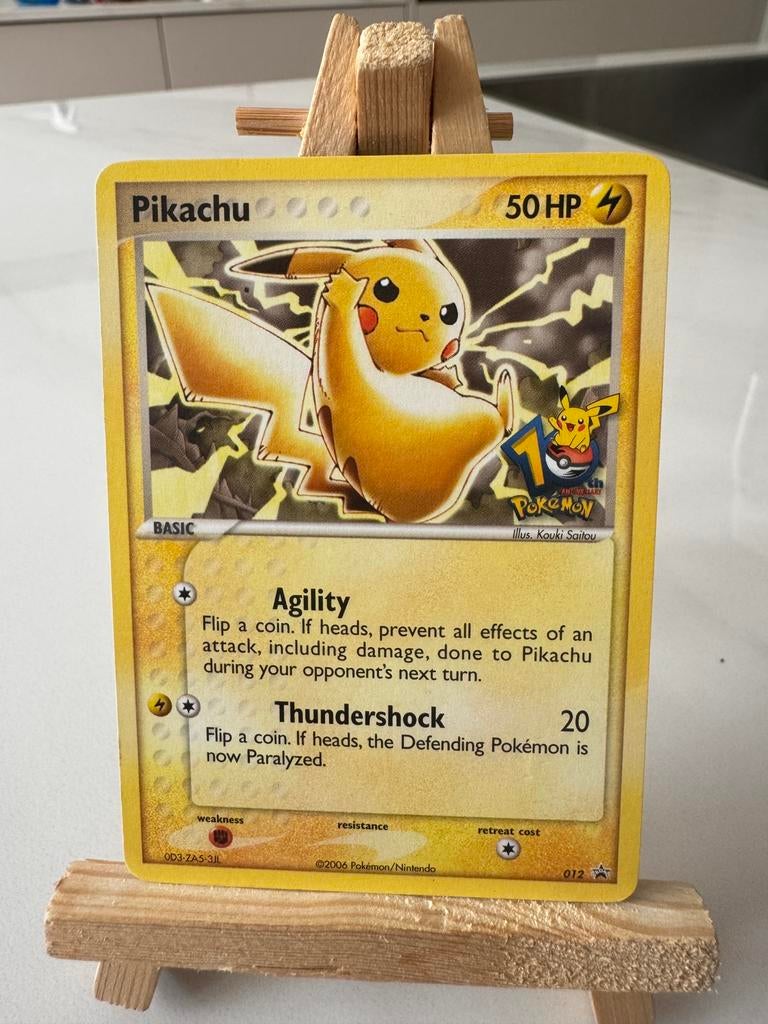Pikachu 012 Black star promo 10 year anniversary, Ophalen, Zo goed als nieuw
