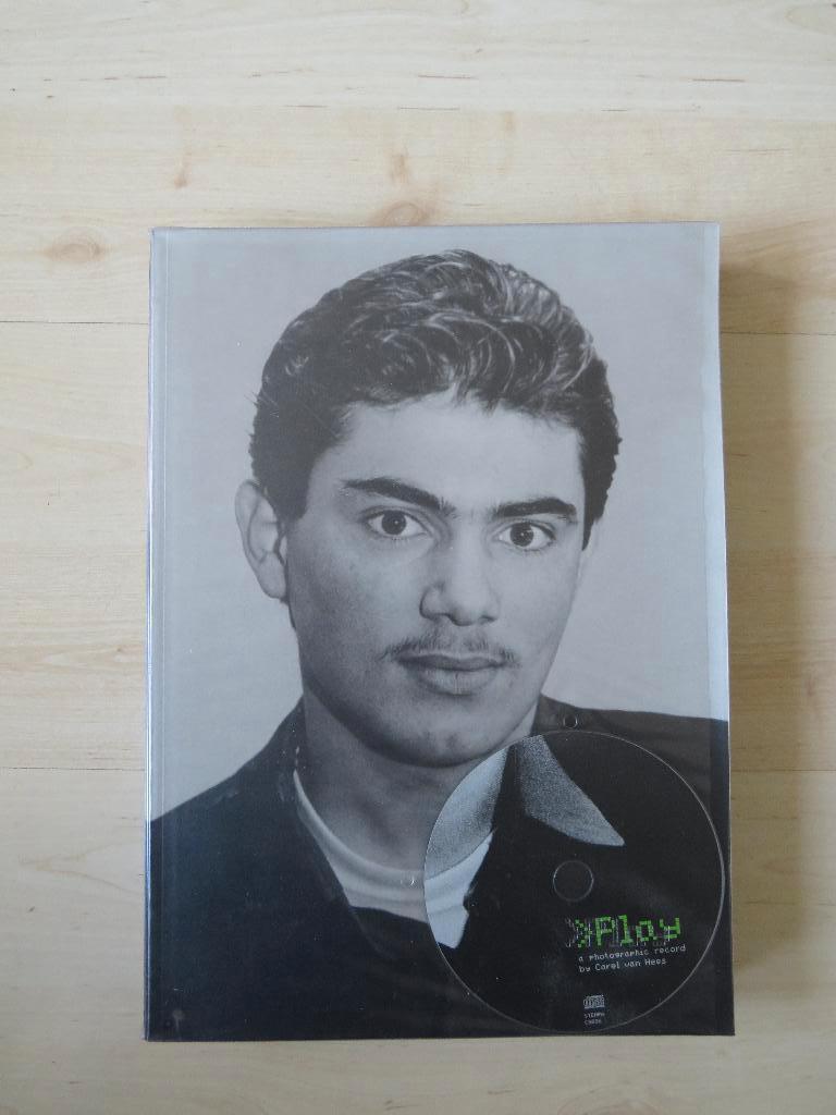 >Play . Carel van Hees. Boek + DVD, Ophalen of Verzenden, Zo goed als nieuw, Overige onderwerpen