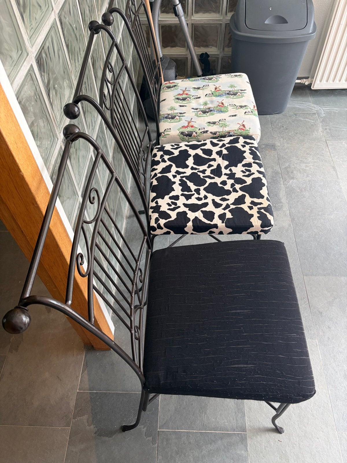 3 Antieke Smeedijzeren Stoelen met Diverse Bekleding, Ophalen