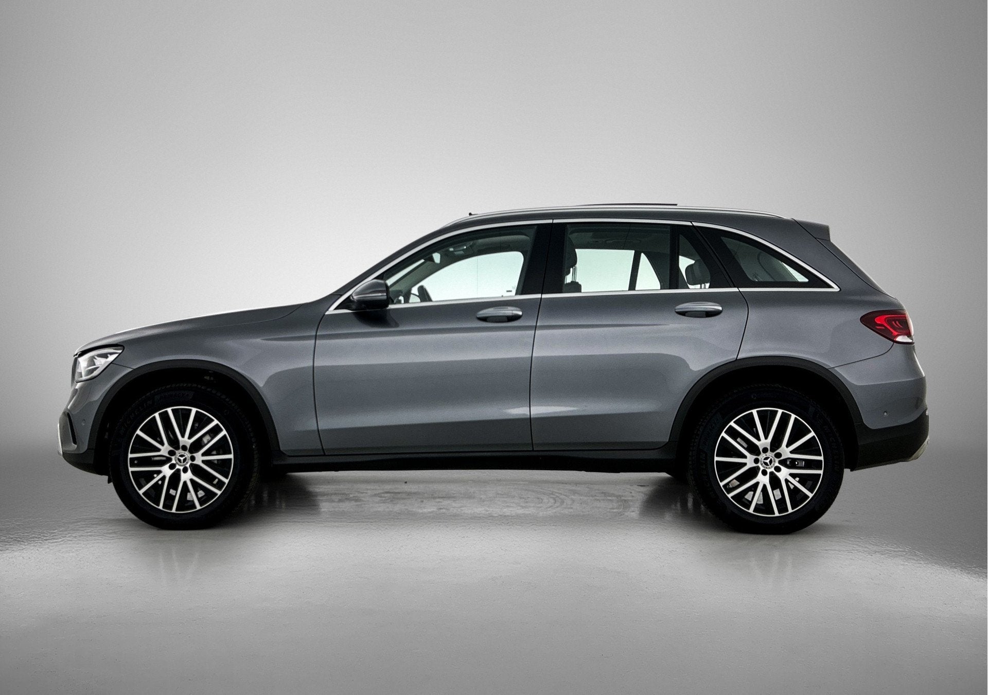 Mercedes-Benz GLC 300 e 4MATIC Business Solution Luxury Pano, Auto's, Automaat, 12 maanden, Gebruikt, 320 pk