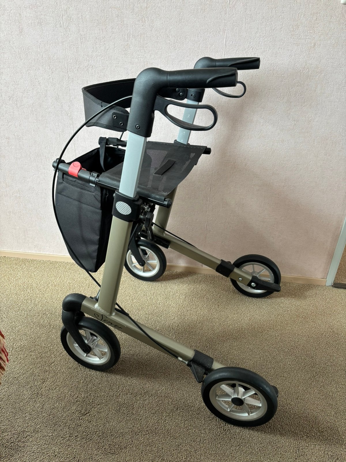 Rehasense Server lichtgewicht rollator champagne, Ophalen, Opvouwbaar, Zo goed als nieuw