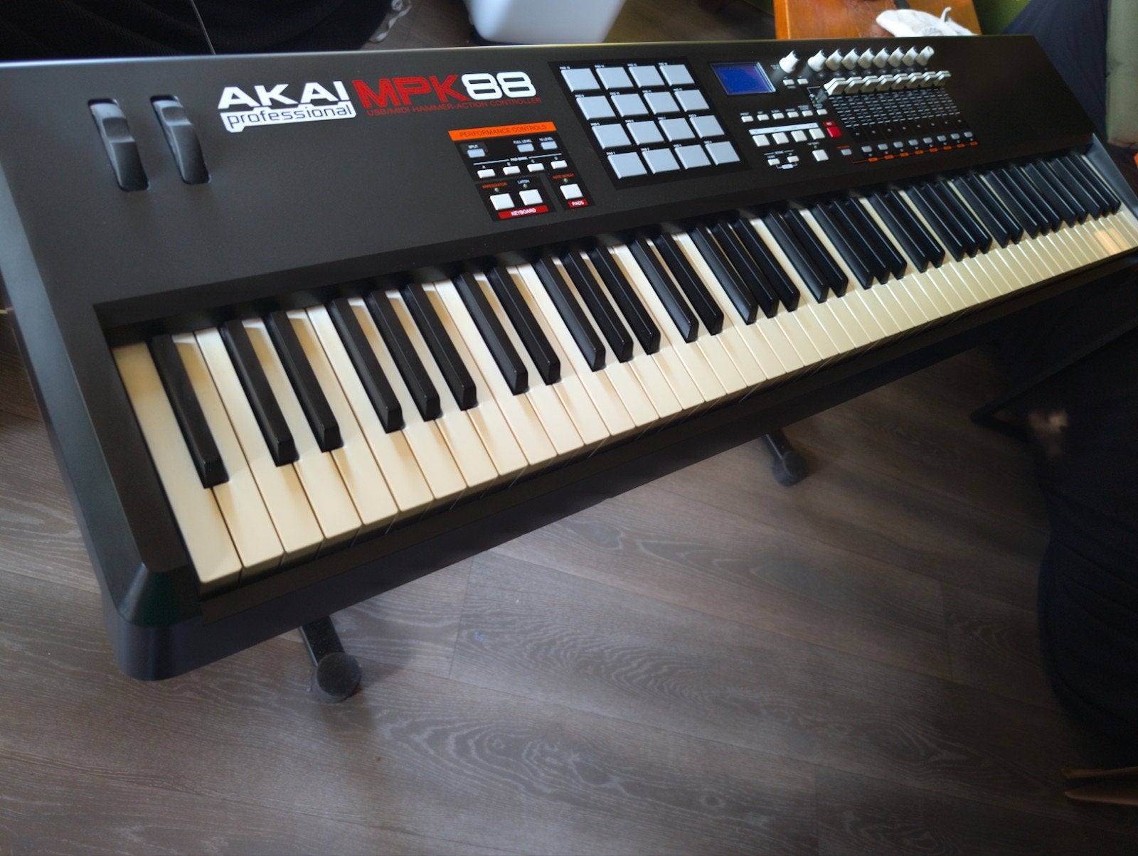 AKAI MPK88 MIDI Keyboard Controller 88 hammer action keys, 88 toetsen, Zo goed als nieuw, Midi-aansluiting, Ophalen