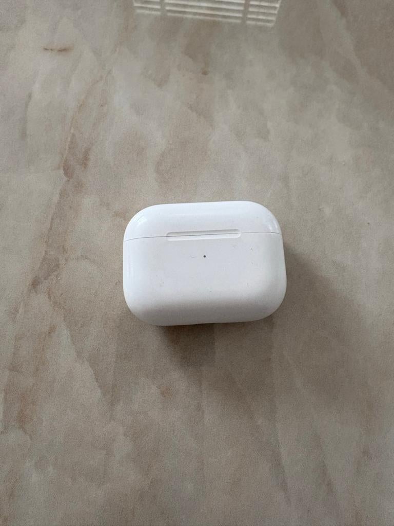 AirPods Pro 2 Oplaadcase (geen oortjes), Ophalen of Verzenden, Gebruikt, Overige merken, Draadloos