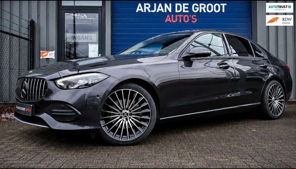 Mercedes-Benz C-klasse 180 Luxury Acc Leder Navi Clima 19" A, Auto's, Mercedes-Benz, 4 cilinders, Leder, Bedrijf, Hybride Elektrisch/Benzine
