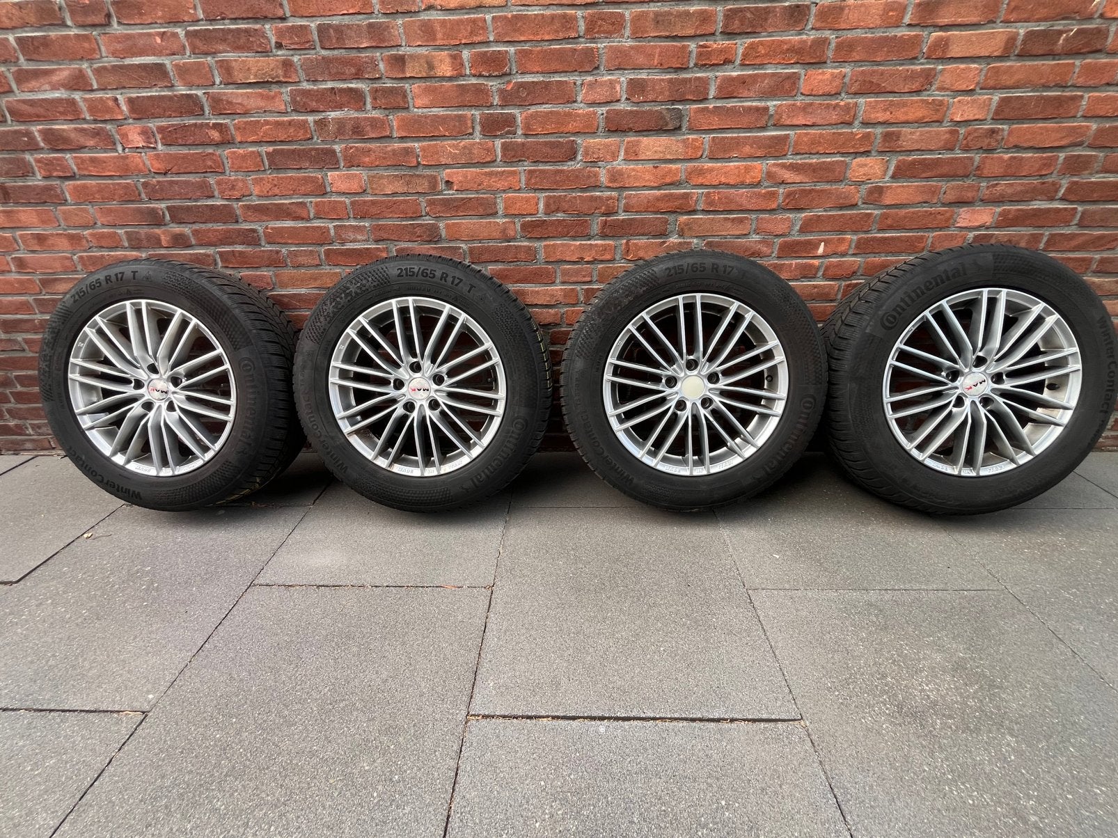 Winterbanden met velgen 17 inch merk Continental, Ophalen, 215 mm, 17 inch, Winterbanden