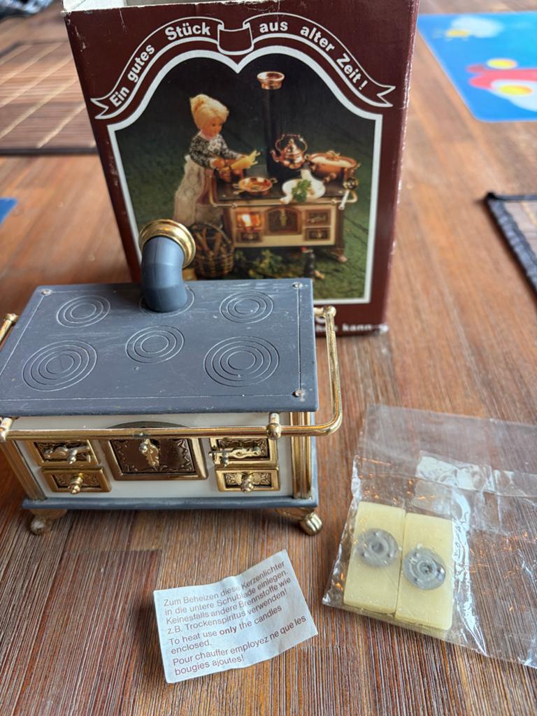 Bodo Hennig fornuis, bestek en pannen - Vintage poppenhuis, Ophalen of Verzenden, Gebruikt, Jongen of Meisje