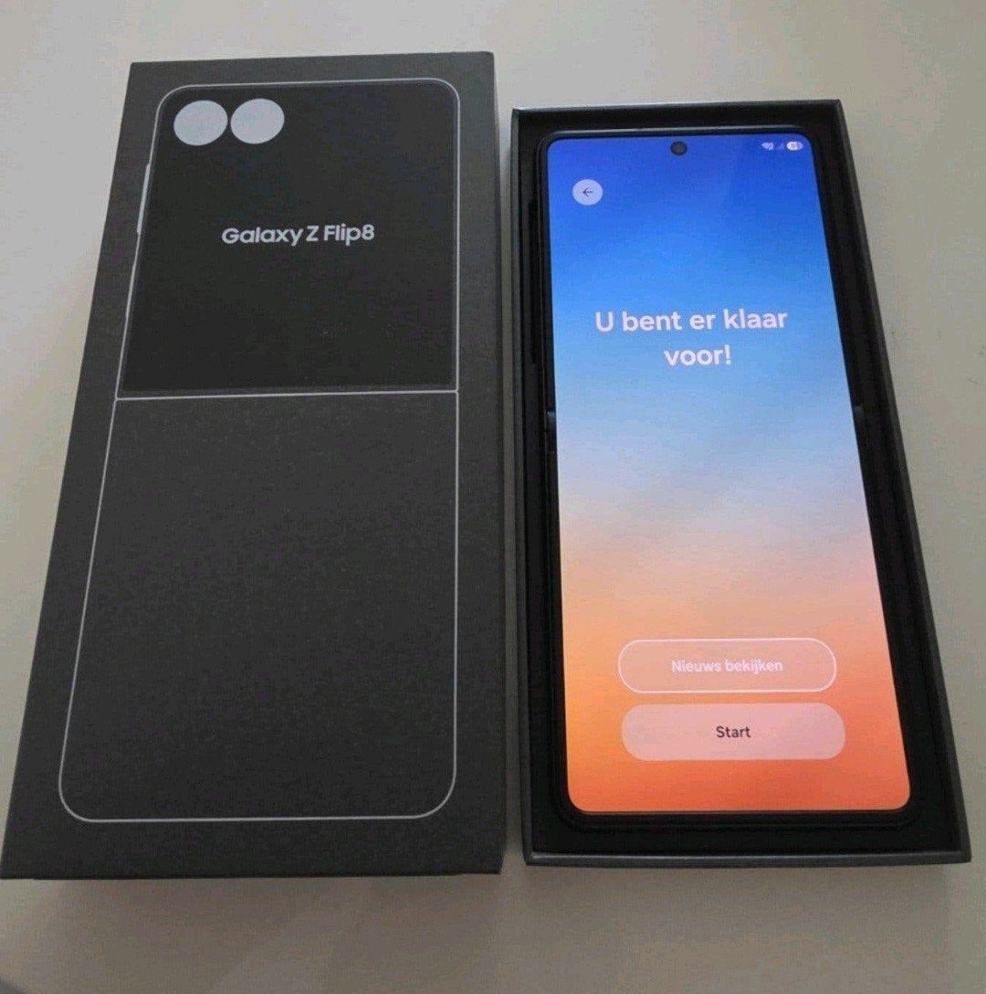 Te koop: gloednieuwe Samsung Galaxy Z Flip 8 met 256 GB, Telecommunicatie, Mobiele telefoons | Overige merken, Ophalen, Nieuw