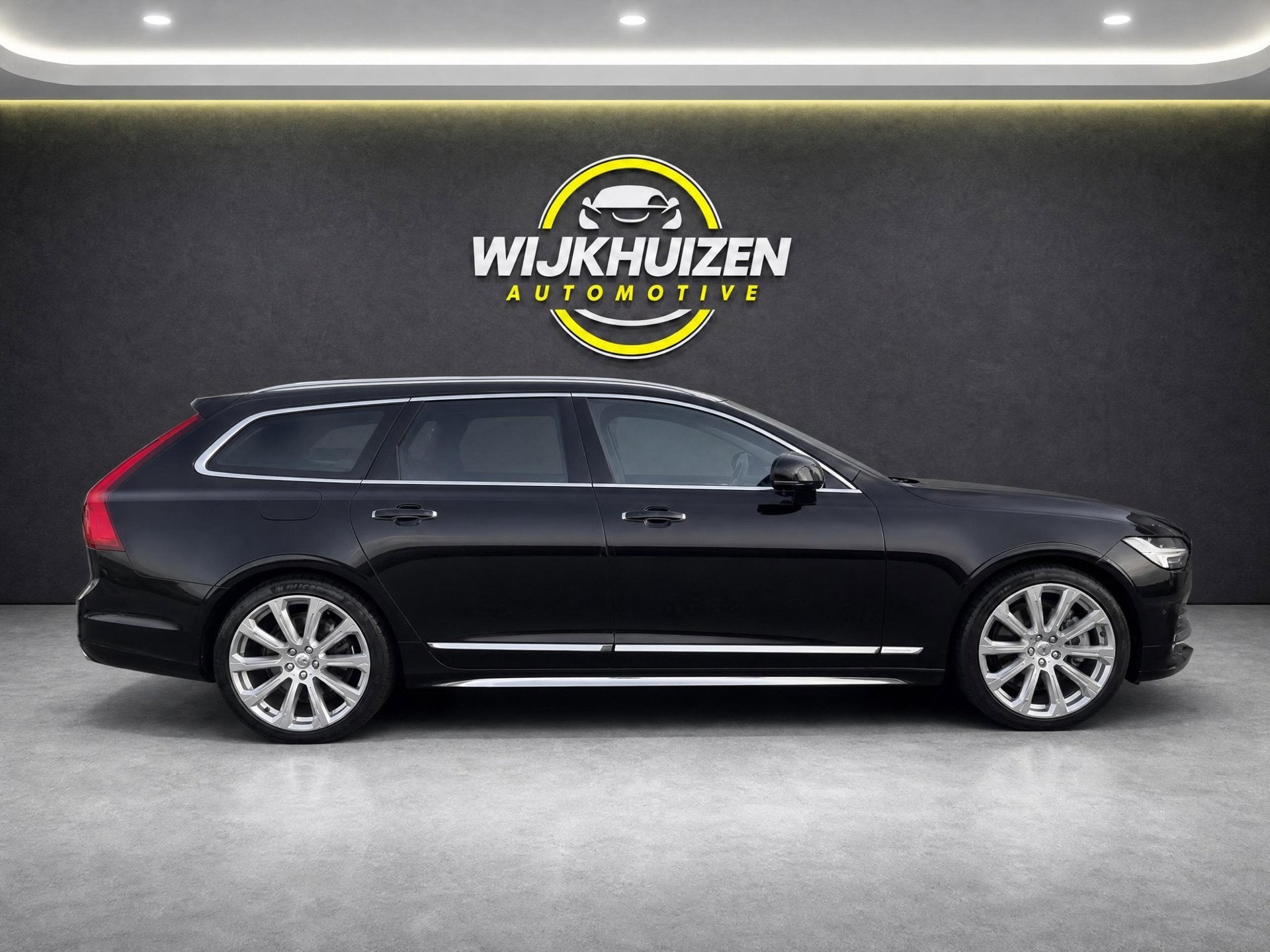 Volvo V90 2.0 T8 AWD Inscription met Panorama dak ! Leder !, Automaat, Dealer onderhouden, 4 cilinders, 1969 cc