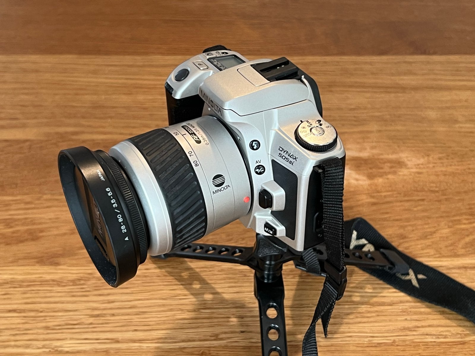 Minolta Dynax 505si met 2 zoomlenzen en driepoot, Audio, Tv en Foto, Ophalen, Gebruikt, Spiegelreflex, Minolta