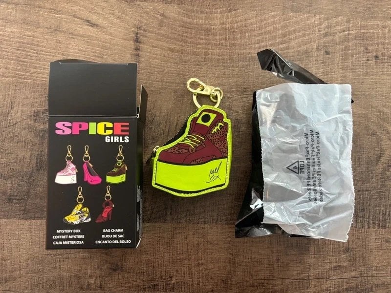 Spice Girls Loungefly Mystery Keychain Scary Spice Mel B, Verzamelen, Ophalen of Verzenden, Nieuw, Overige typen
