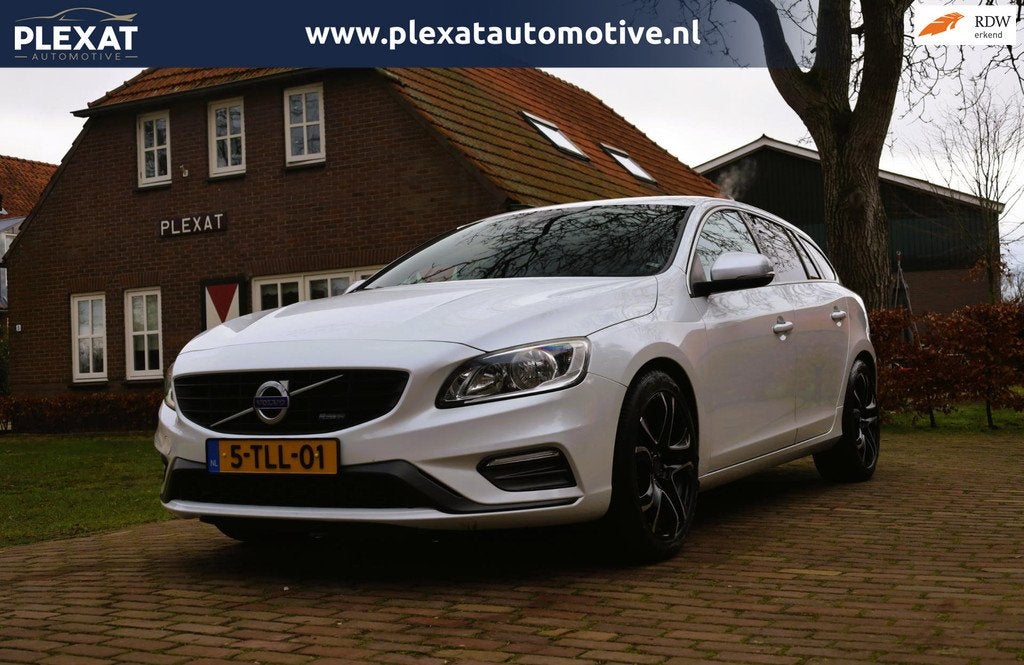 Volvo V60 1.6 T3 R-Design Aut. | Origineel NL | Slechts 95.0, Auto's, Gebruikt, Zwart, 4 cilinders, 150 pk