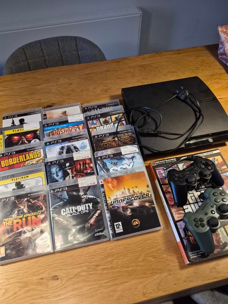 PS3 met 15 games en 2 controllers, Spelcomputers en Games, Met 2 controllers, 320 GB, Ophalen of Verzenden, Slim