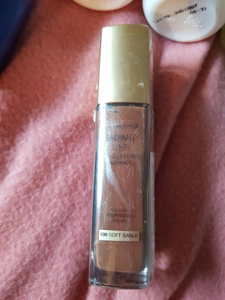 maxfactor foundation, Ophalen of Verzenden, Nieuw, Beige, Gehele gezicht