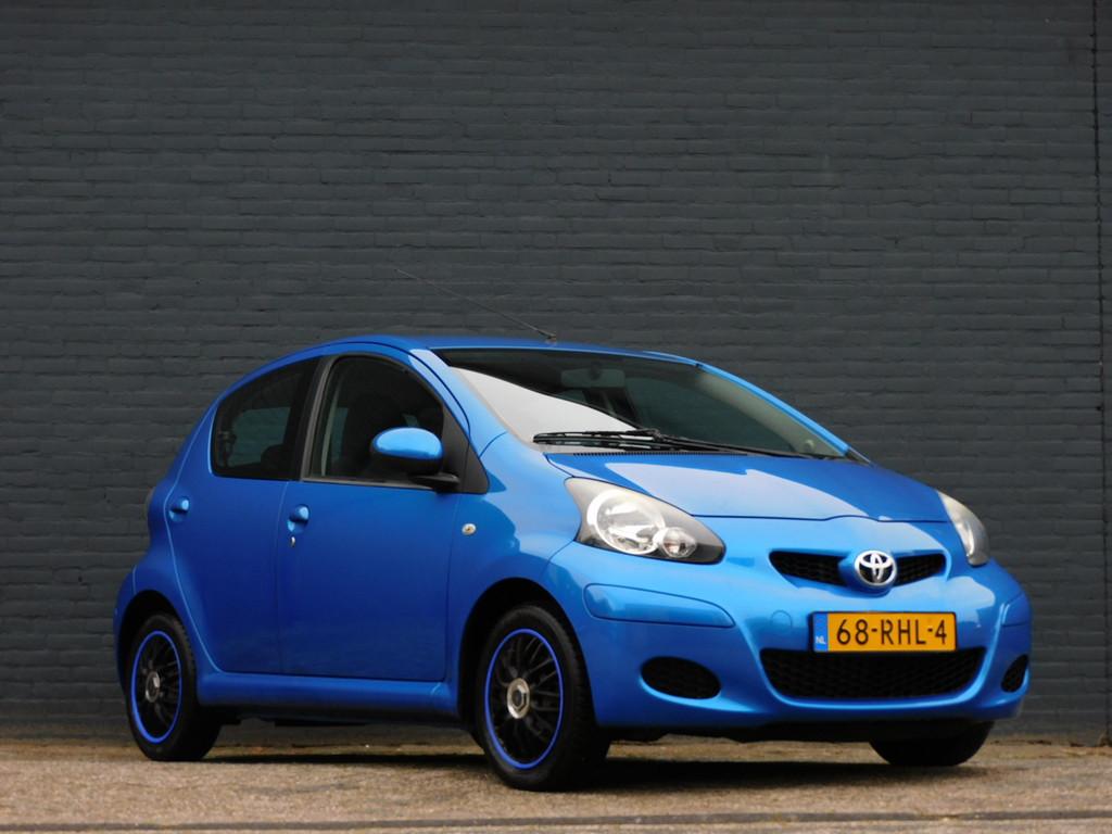 Toyota Aygo 1.0-12V Comfort Navigator 1e EIGENAAR! INC NIEUW, Auto's, Toyota, Voorwielaandrijving, Euro 5, Stof, Gebruikt