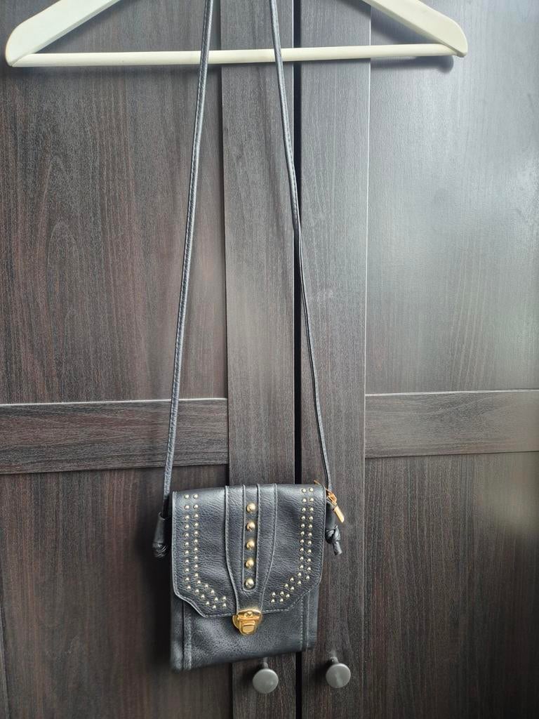 Nieuw zwart tasje met studs, Ophalen of Verzenden, Nieuw, Zwart, Schoudertasje