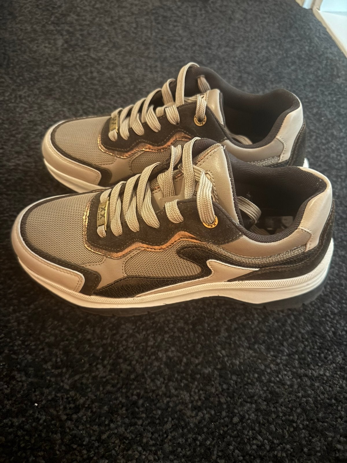 Nieuwe MEXX sneakers maat 39, Bruin, Nieuw, Ophalen of Verzenden, Sneakers of Gympen