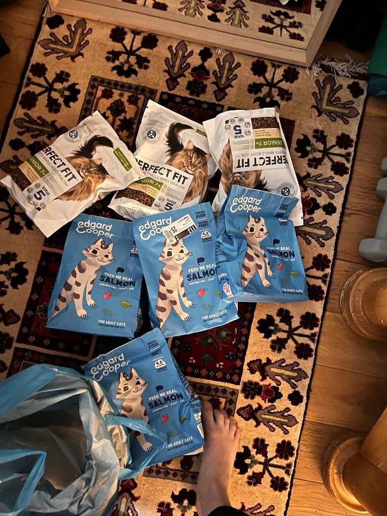 cat food / unopened, Dieren en Toebehoren, Ophalen, Kat