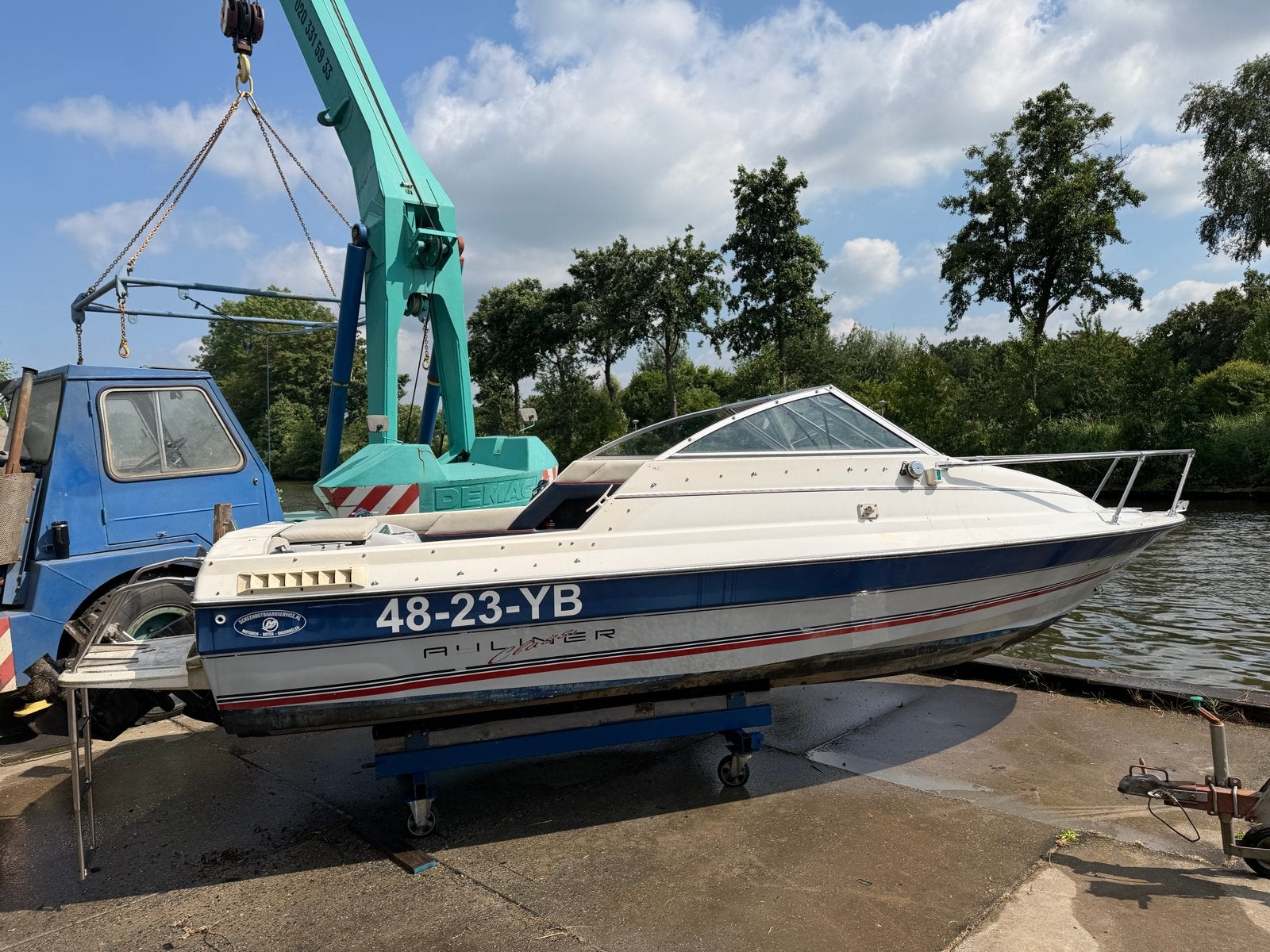 Bayliner 1952 Capri Cuddy met bijna nieuwe Mercury inboard, Ophalen, Gebruikt, Met afstandsbediening, Binnenboordmotor