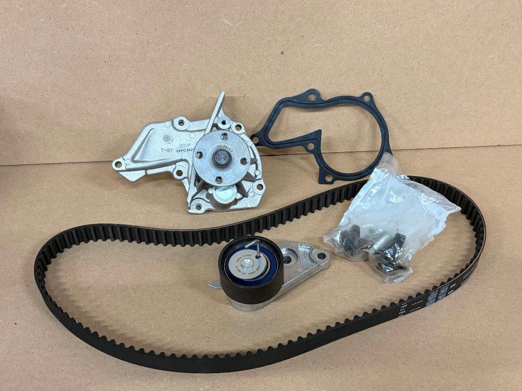 SKF - Waterpomp + distributieriem set | VKMC 04222, Ophalen of Verzenden, Nieuw, Volvo