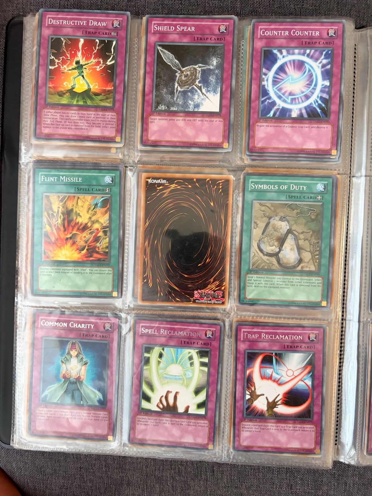 Yu-Gi-Oh! Kaarten Binder en box, Hobby en Vrije tijd, Verzamelkaartspellen | Magic the Gathering, Ophalen of Verzenden, Zo goed als nieuw