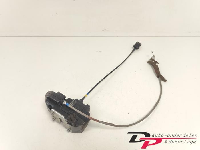 Deurslot Mechaniek 4Deurs links-achter van een Nissan Note