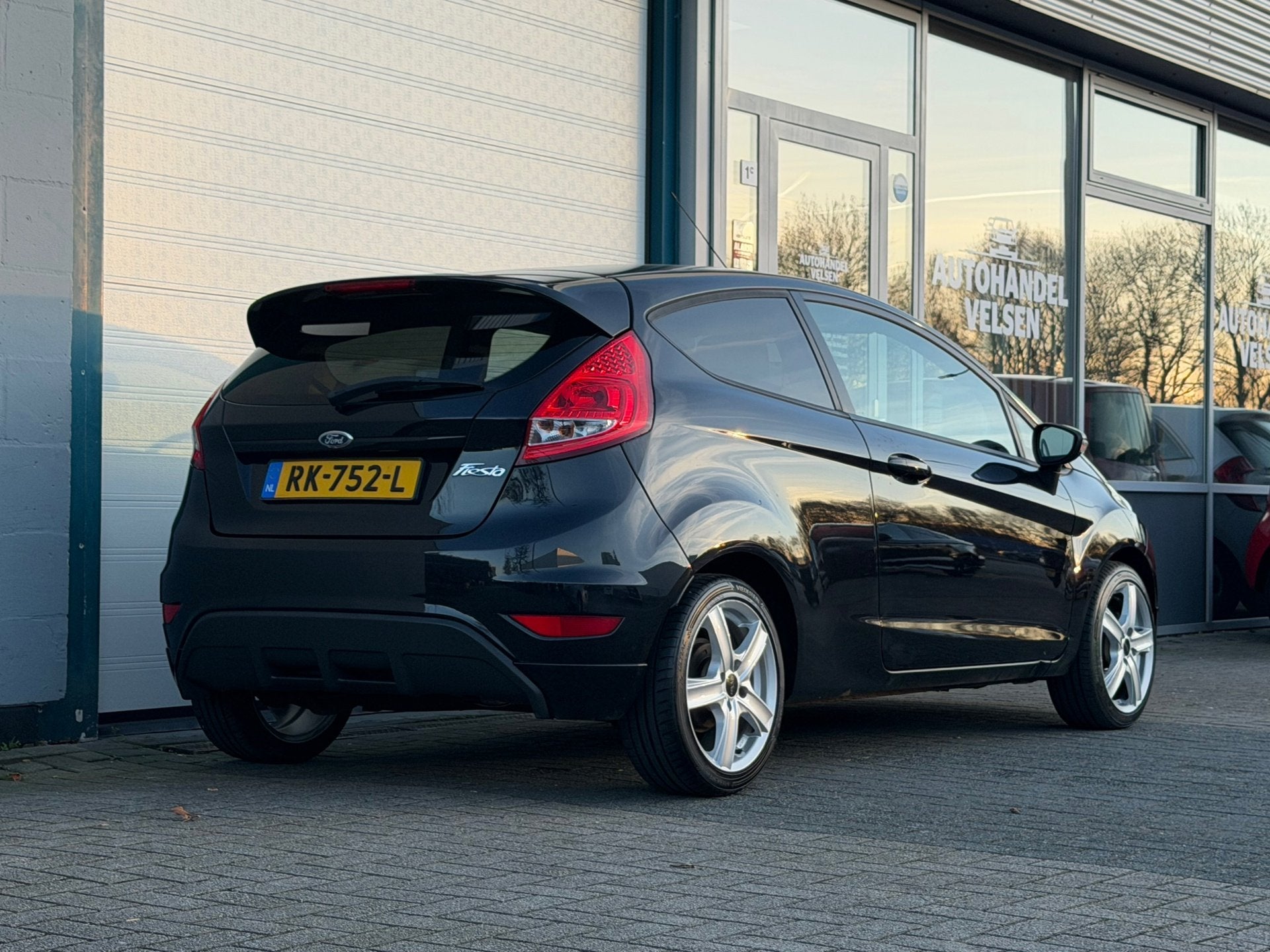 Ford Fiesta 1.4 Ghia Sport Line Airco, Voorwielaandrijving, Euro 5, Gebruikt, 31 €/maand