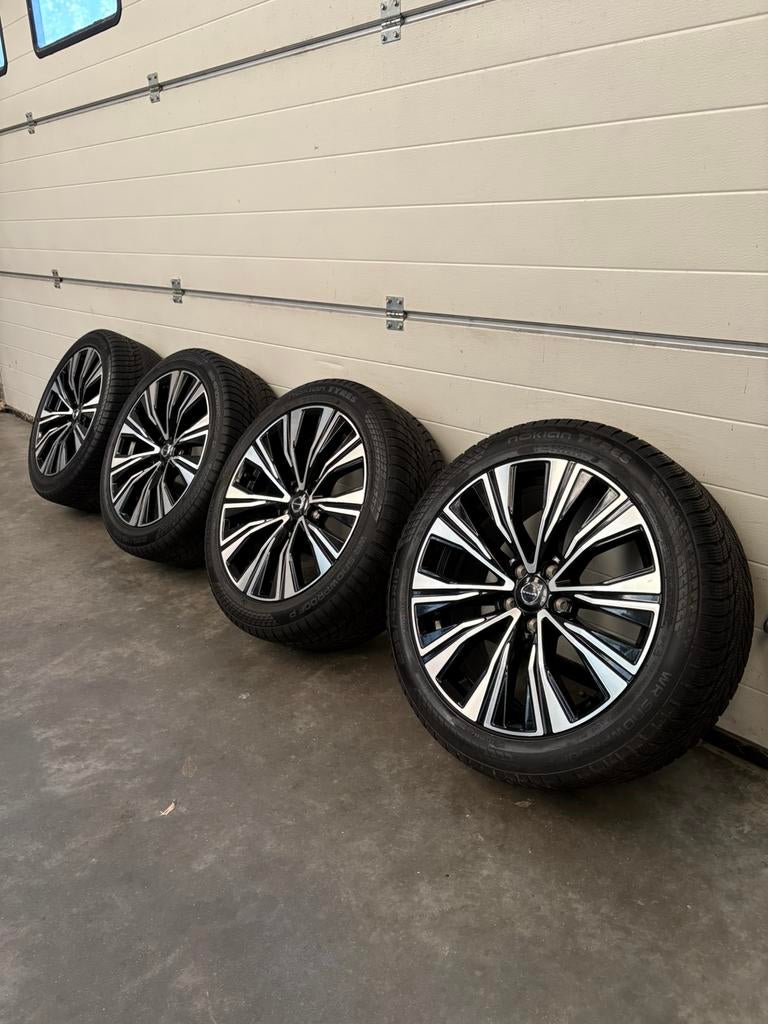 Volvo V60 S60 Insciption 18 inch winterset DEMO Nokian 8 mm