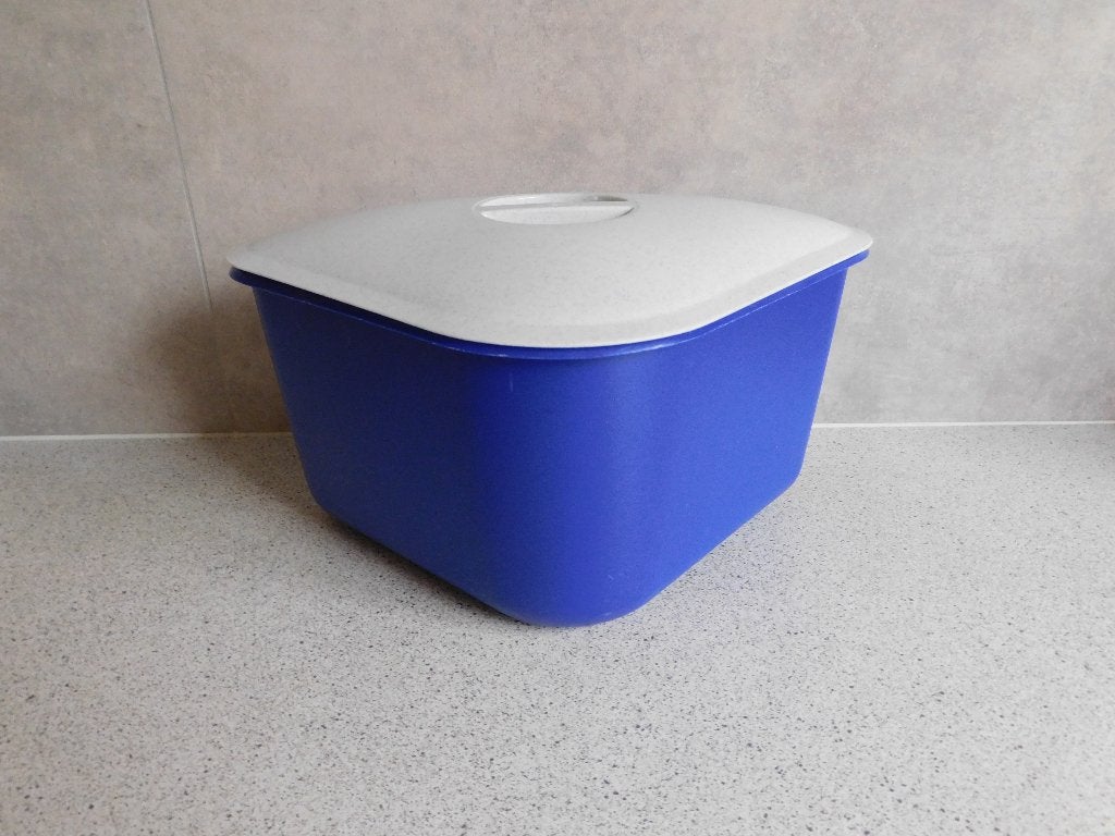 Tupperware Multi Driehoek Kobalt Wit - 1,5 Ltr., Bewaardoos, Blauw, Met deksel, Ophalen of Verzenden